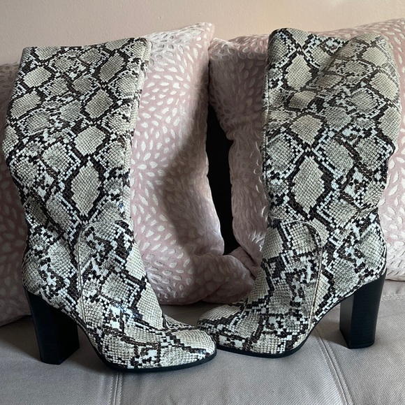 Kenneth Cole Shoes - Kenneth Cole high boots